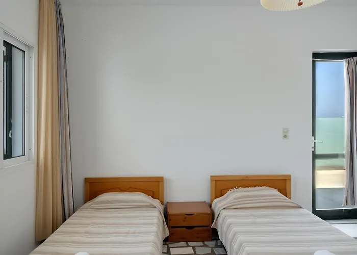 Ilios And Irene 9 Bed & Breakfast Masticharion